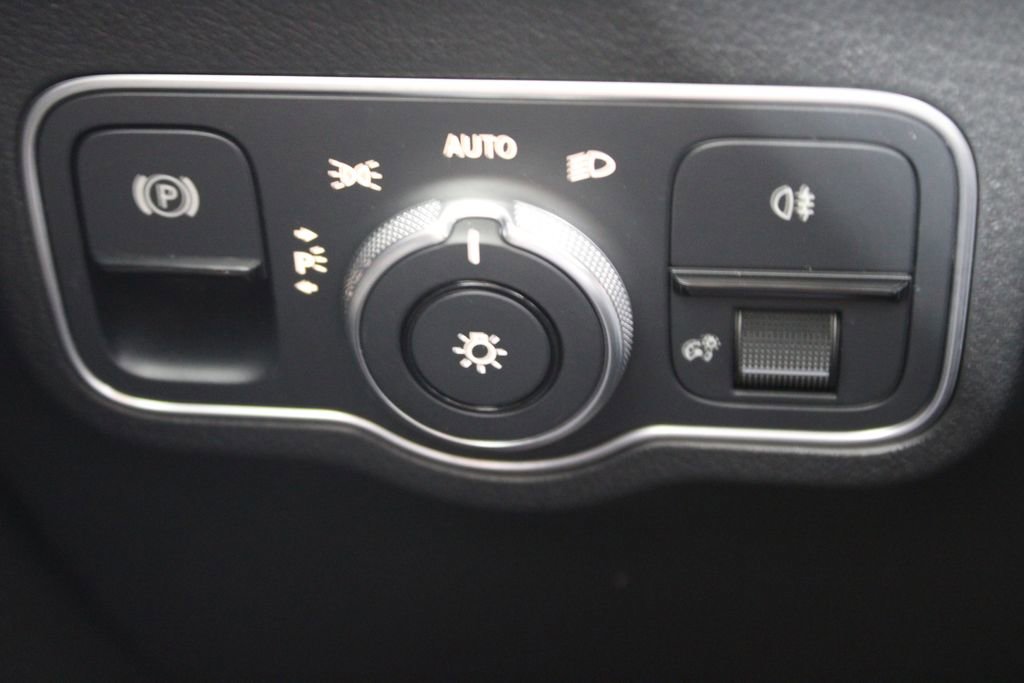 Used 2022 Mercedes-Benz GLA 35 AMG 4MATIC image 40