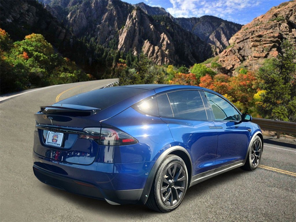 Used 2022 Tesla Model X image 3