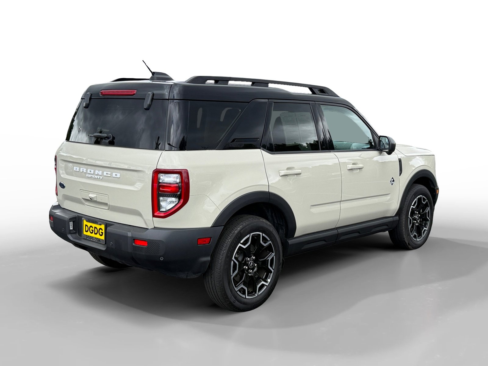 Certified 2025 Ford Bronco Sport Outer Banks w/ Outer Banks Tech Package+ AWD/4WD image 5