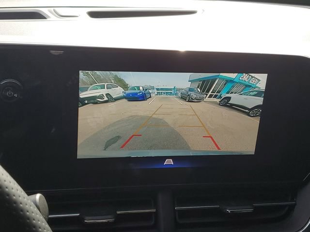 Used 2025 Chevrolet Trax RS w/ Driver Confidence Package image 27