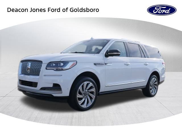 Used 2024 Lincoln Navigator L Reserve image 7