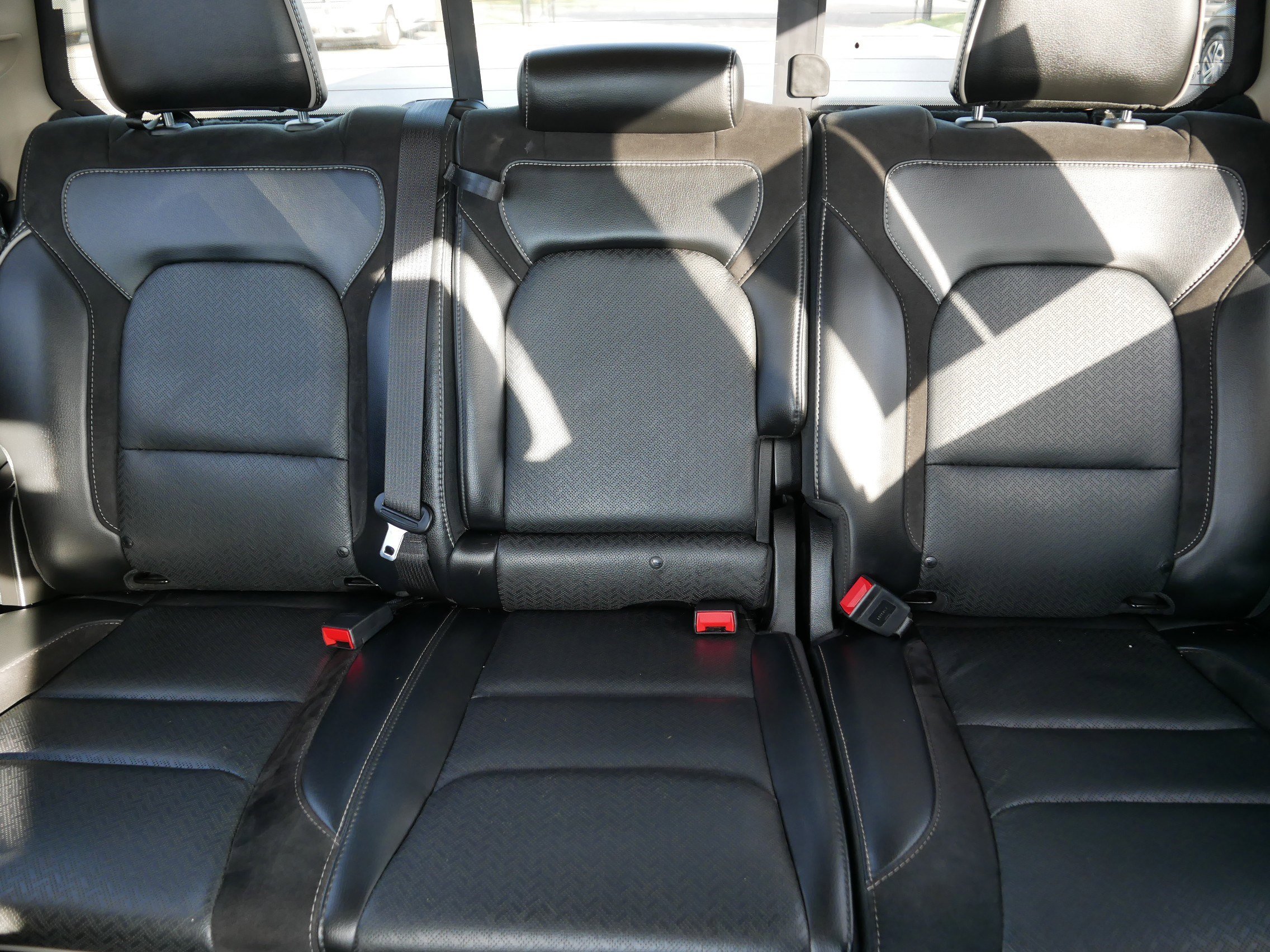 Used 2019 RAM 1500 Laramie image 13