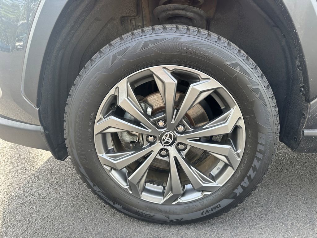 Used 2022 Toyota RAV4 Limited AWD/4WD image 12