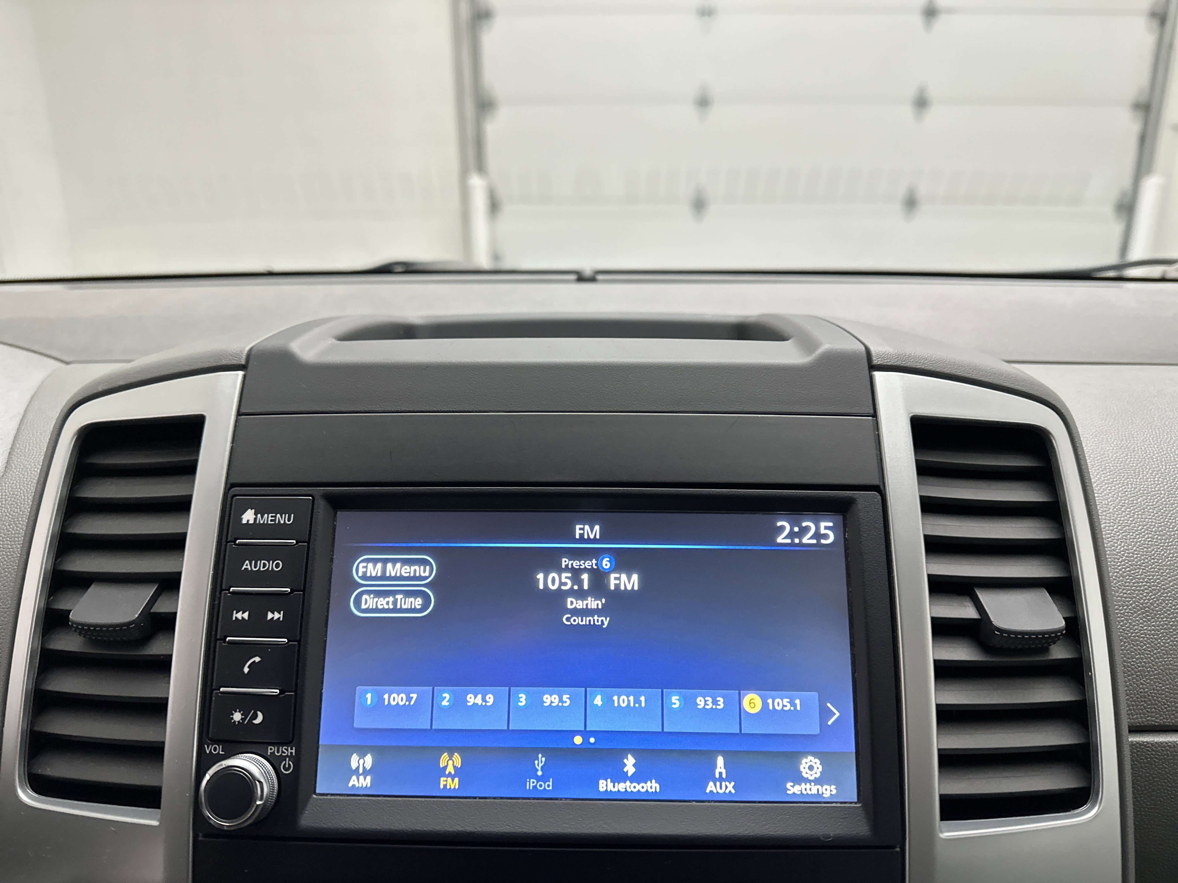 Used 2021 Nissan Frontier SV w/ Midnight Edition Floor Mats image 29