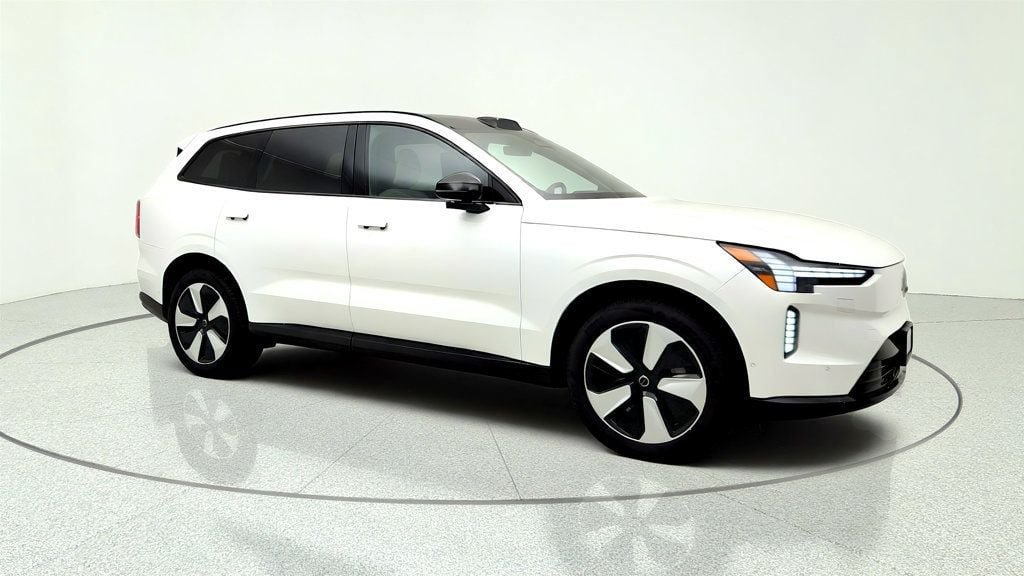 Used 2025 Volvo EX90 Plus AWD/4WD image 3