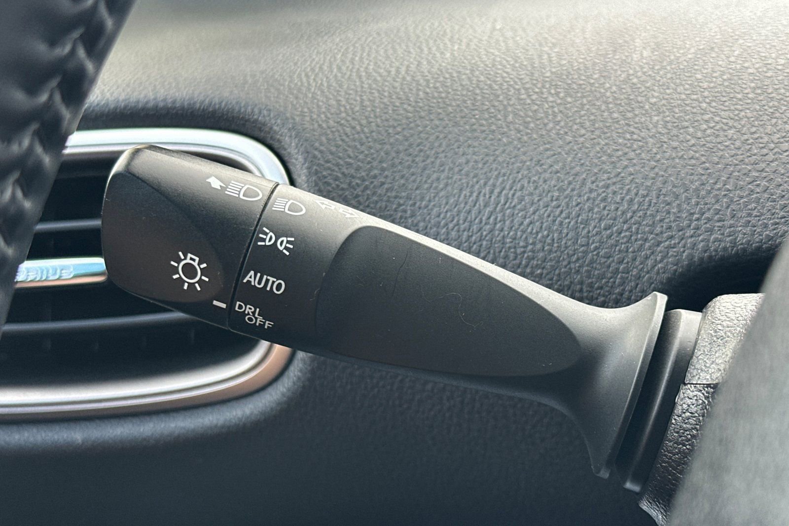 Used 2022 Toyota Prius Prime XLE image 36