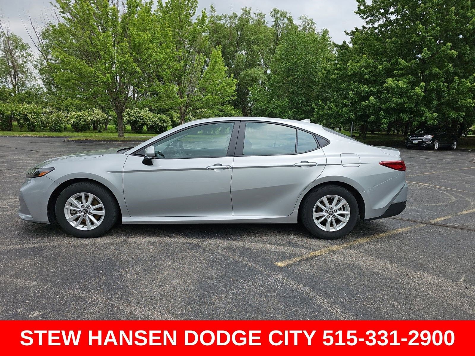 Used 2025 Toyota Camry LE FWD image 1