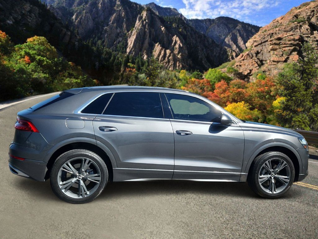 Used 2021 Audi Q8 Prestige w/ Prestige Package AWD/4WD image 2