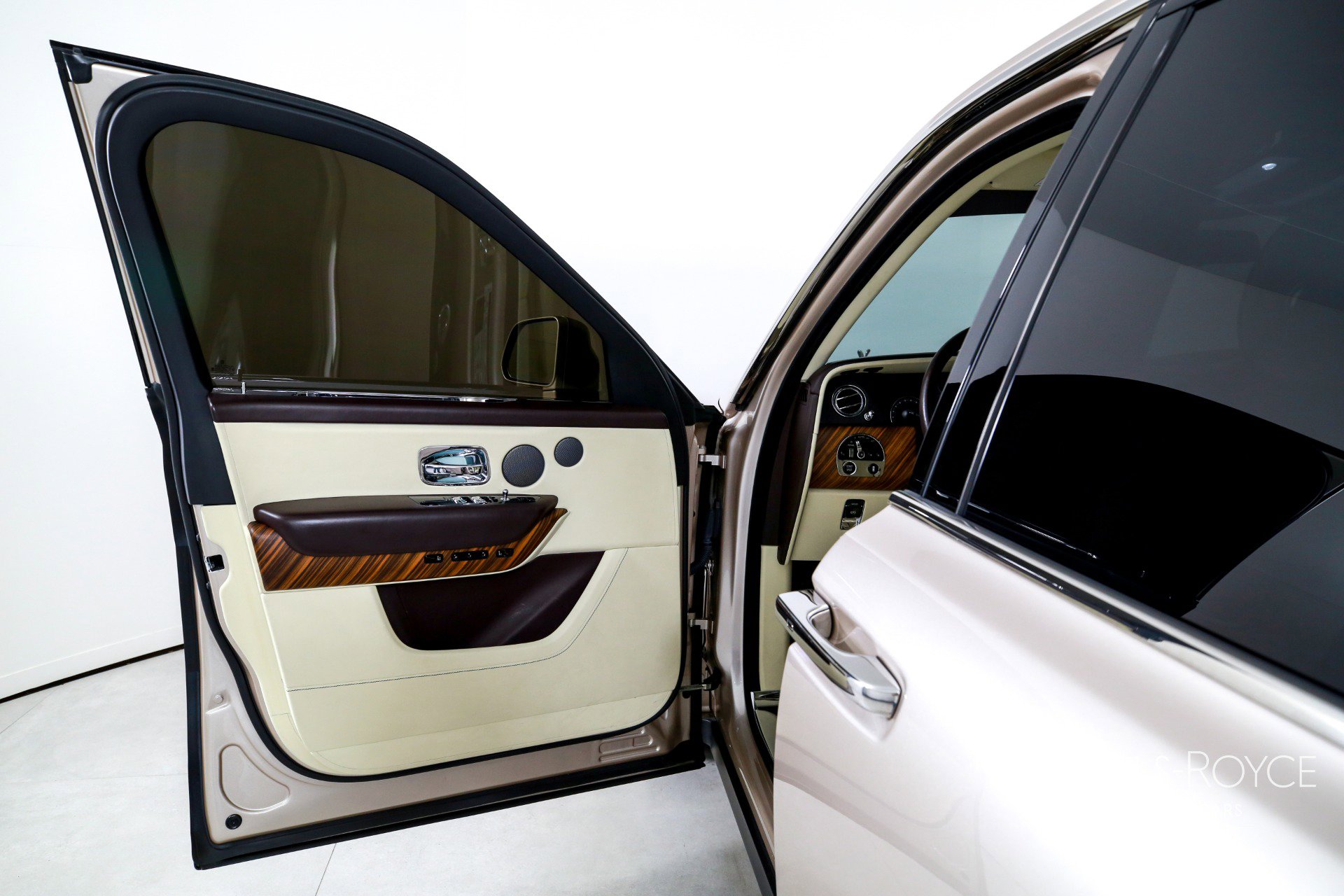 Used 2019 Rolls-Royce Cullinan image 10