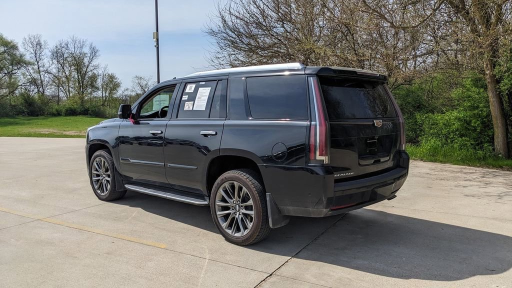 Used 2019 Cadillac Escalade Premium Luxury w/ Escalade Sport Edition AWD/4WD image 5