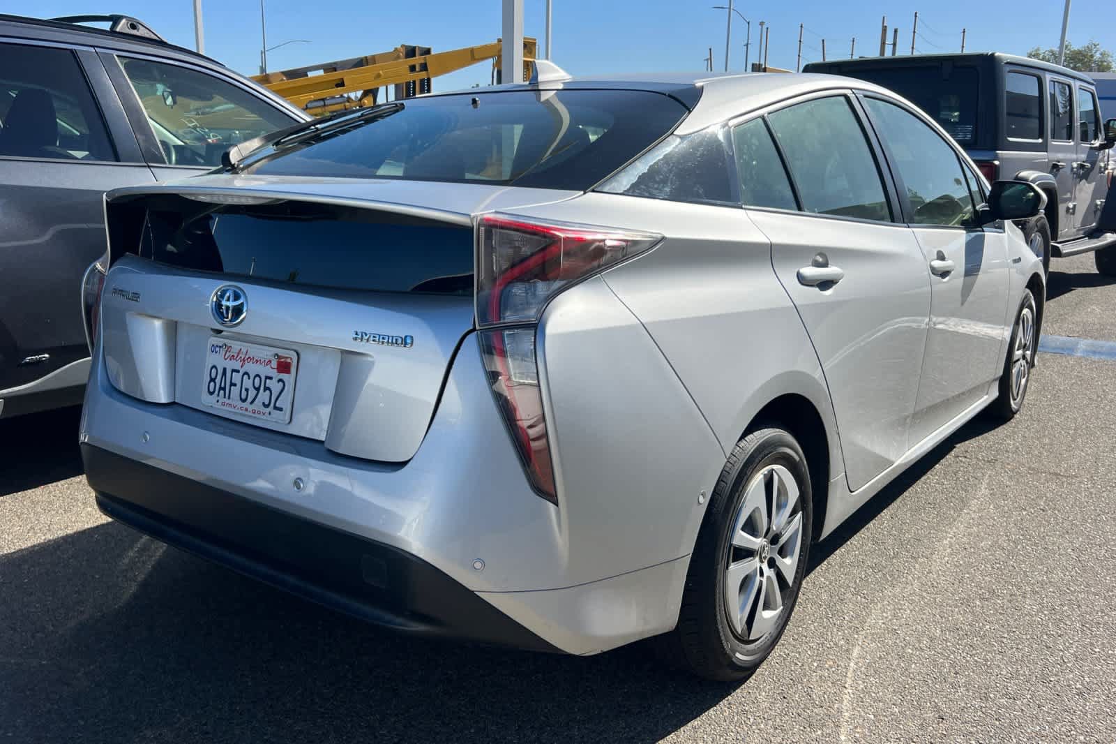 Used 2017 Toyota Prius Two w/ Prius Two Safety Plus Package FWD image 4