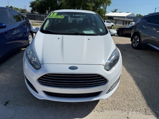 Used 2015 Ford Fiesta SE FWD image 2