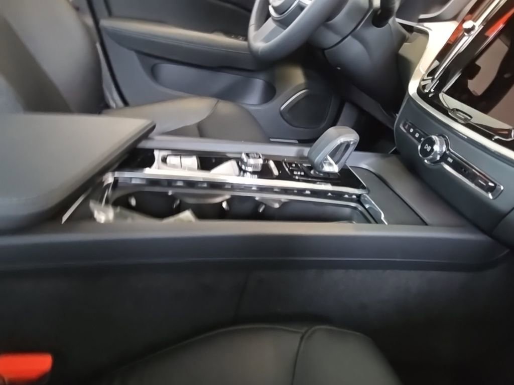 Certified 2024 Volvo S60 B5 Core w/ Climate Package image 18