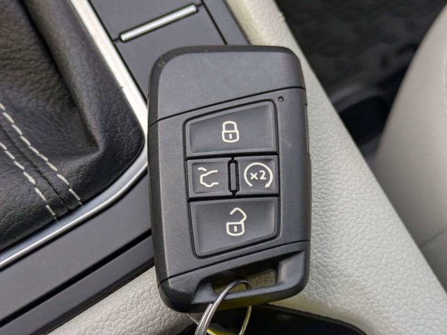 Used 2023 Volkswagen Jetta SE FWD image 34