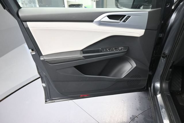 Used 2026 Volkswagen Taos SE FWD image 20
