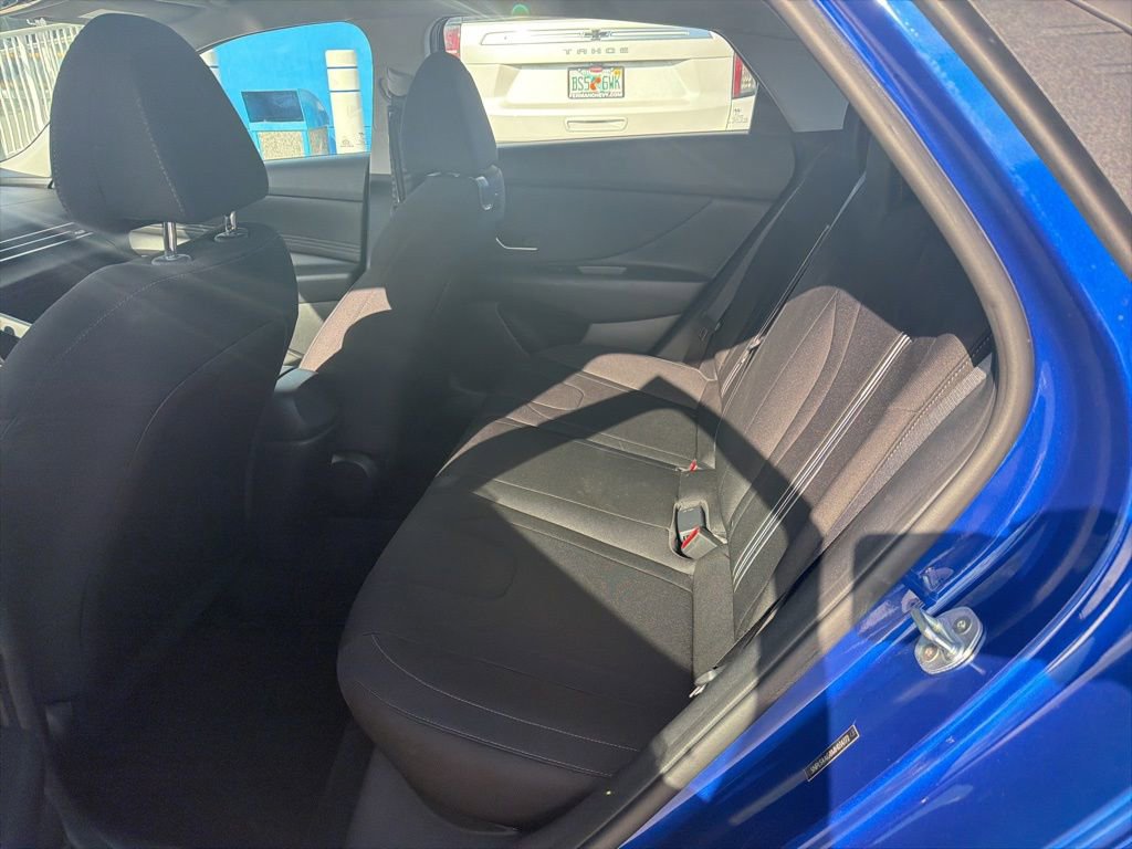 Used 2021 Hyundai Elantra SEL w/ Convenience Package image 18