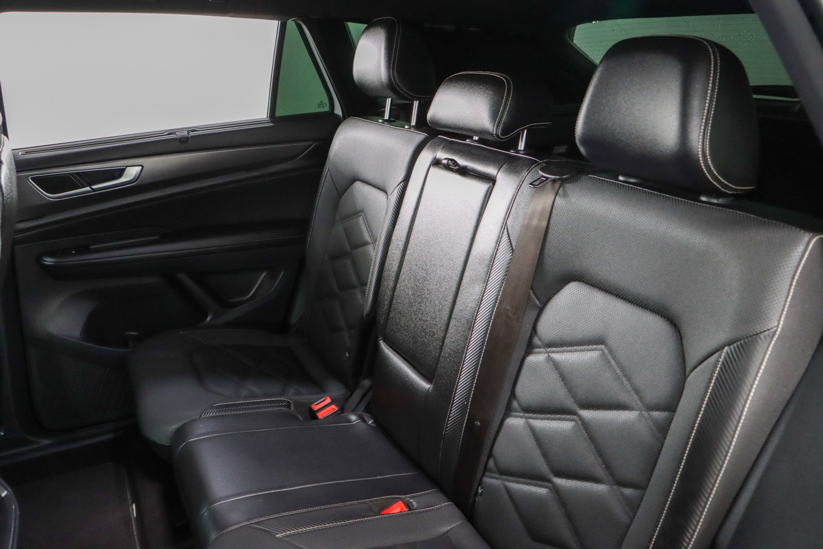 Used 2024 Volkswagen Atlas Cross Sport SE FWD image 25