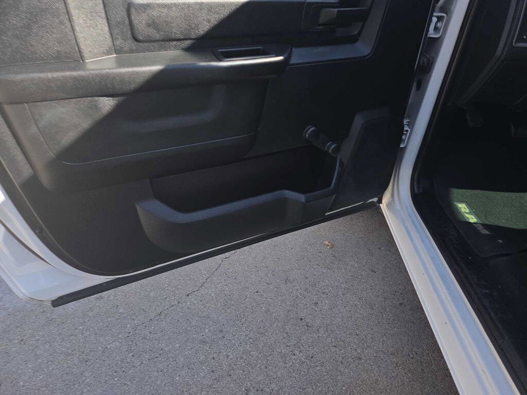 Used 2018 RAM 1500 Express RWD image 15