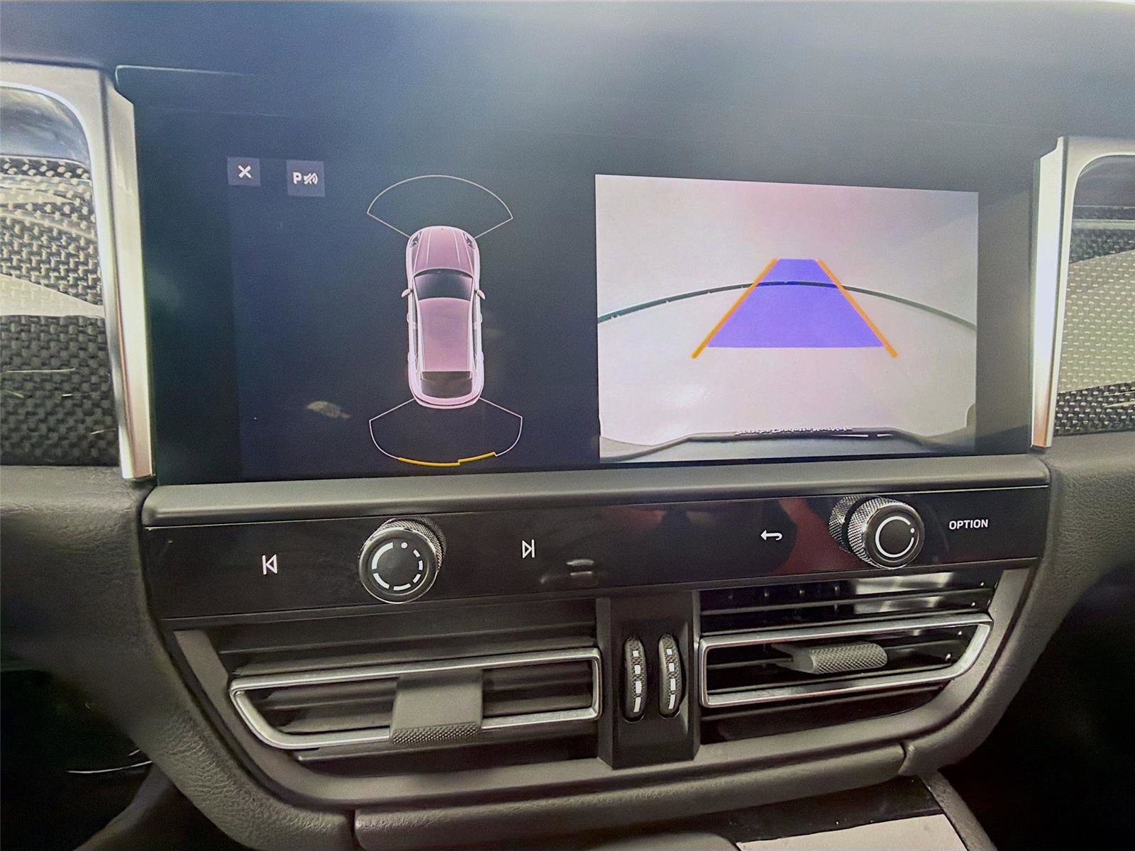 Certified 2024 Porsche Macan Turbo image 19