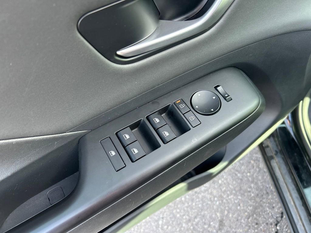 Used 2024 Hyundai Kona Limited image 13