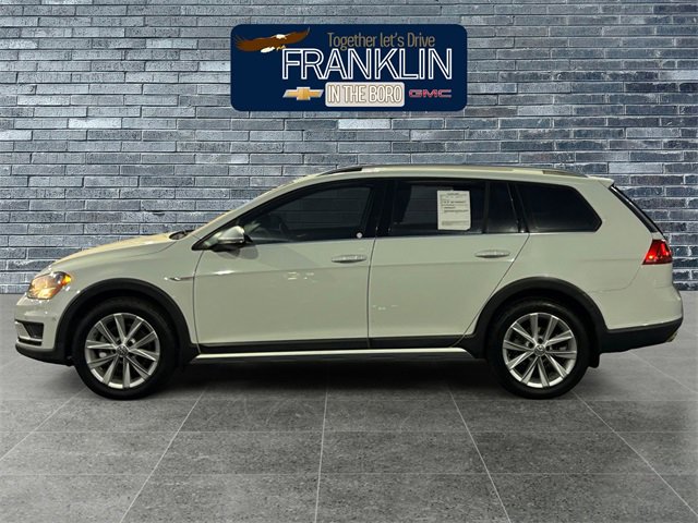 Used 2017 Volkswagen Golf Alltrack SE image 2