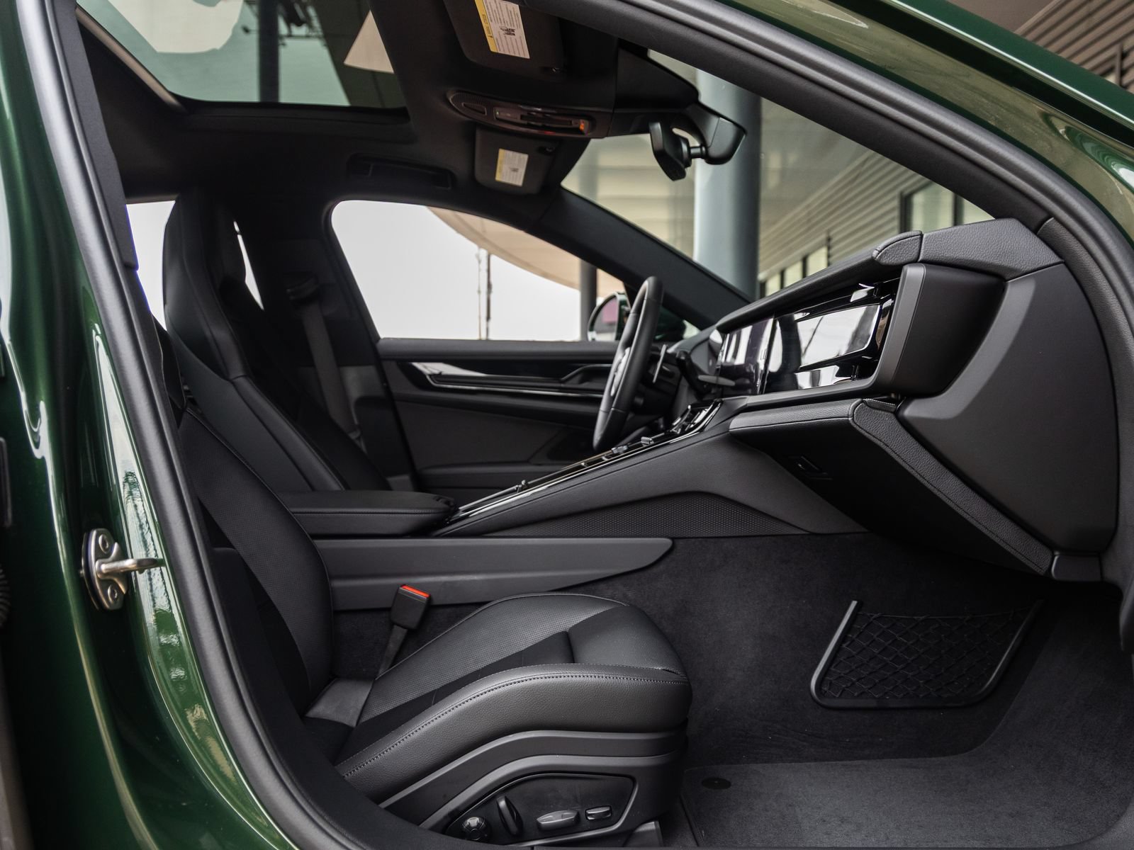 Certified 2025 Porsche Panamera image 44