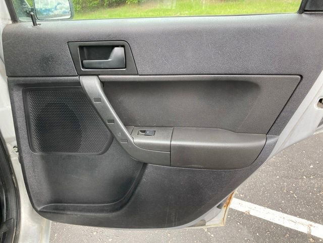Used 2008 Ford Focus SE FWD image 24