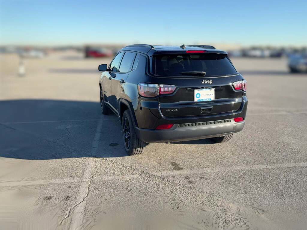 New 2026 Jeep Compass Latitude image 9