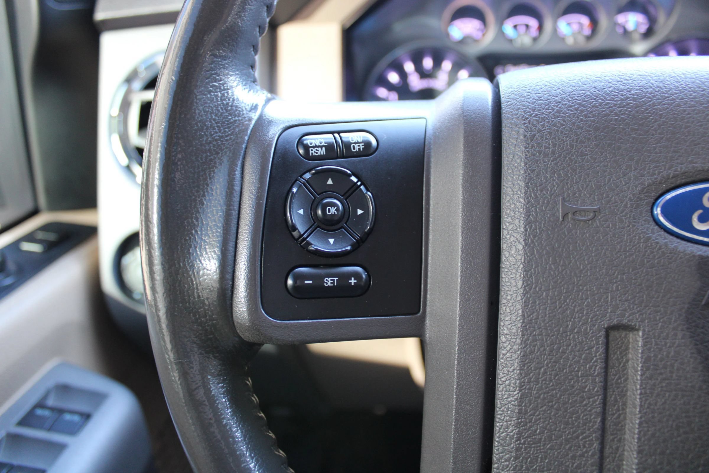 Used 2013 Ford F250 Lariat w/ Lariat Interior Pkg AWD/4WD image 10