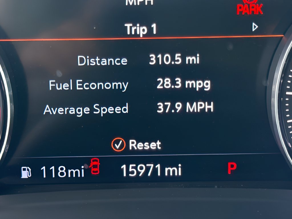 Used 2022 Buick Envision Avenir w/ Technology Package II FWD image 22