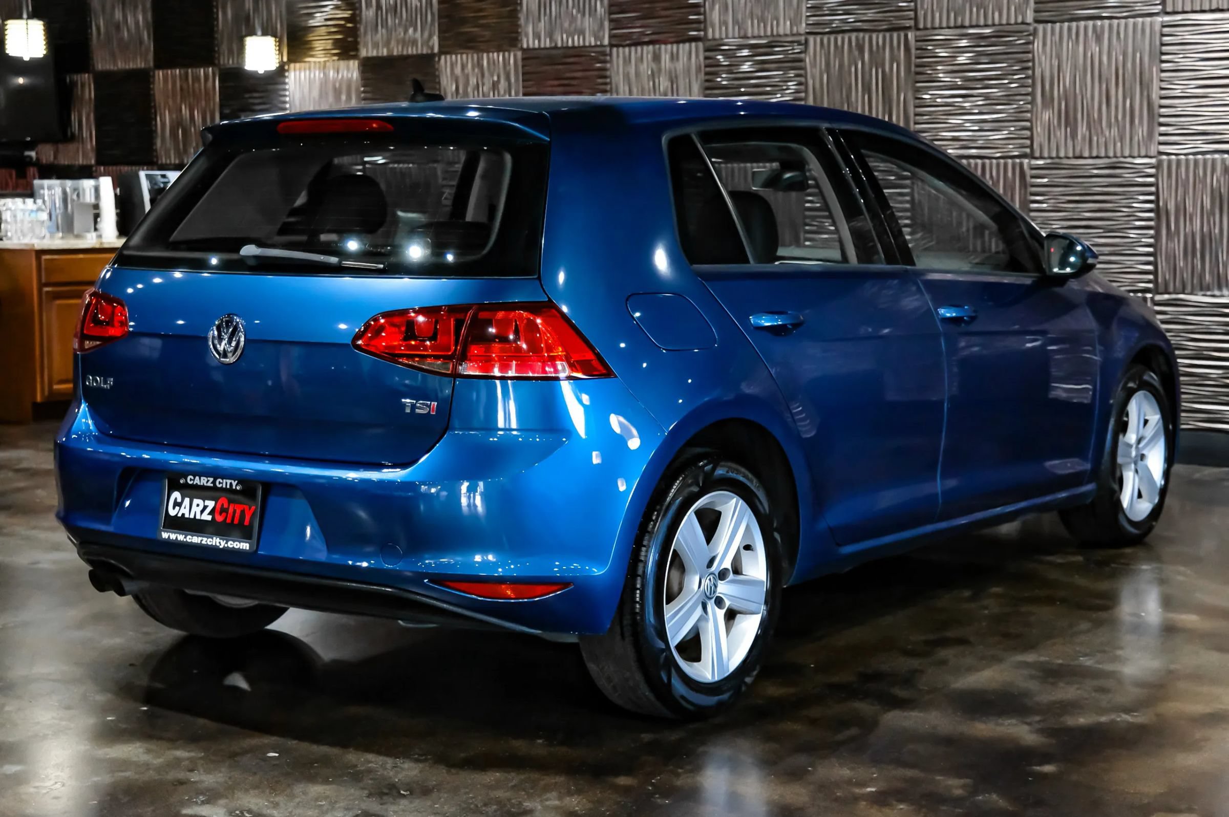 Used 2017 Volkswagen Golf Wolfsburg Edition FWD image 10