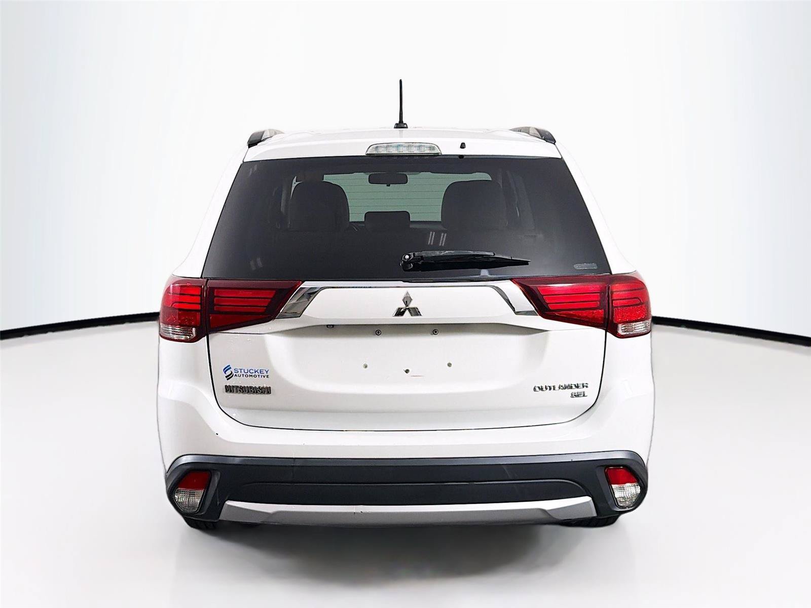 Used 2016 Mitsubishi Outlander SEL AWD/4WD image 10