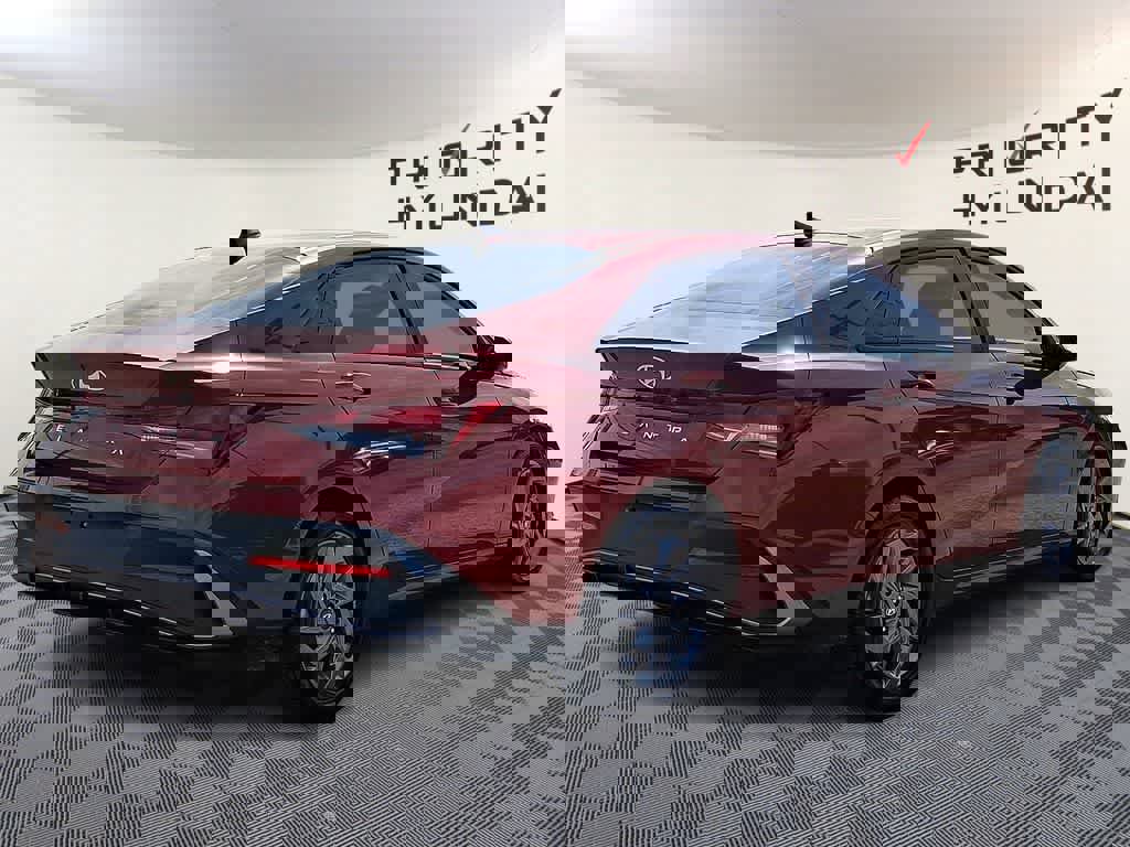 Used 2024 Hyundai Elantra SEL image 4