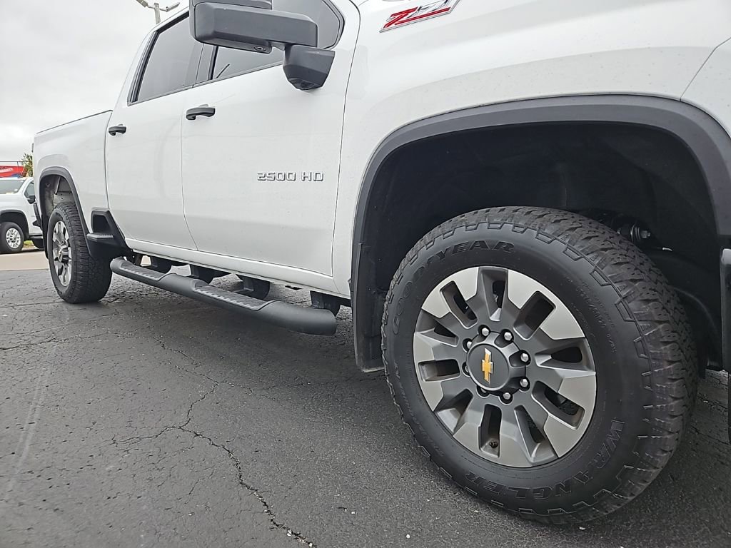 Used 2025 Chevrolet Silverado 2500 Custom w/ Custom Value Package AWD/4WD image 7