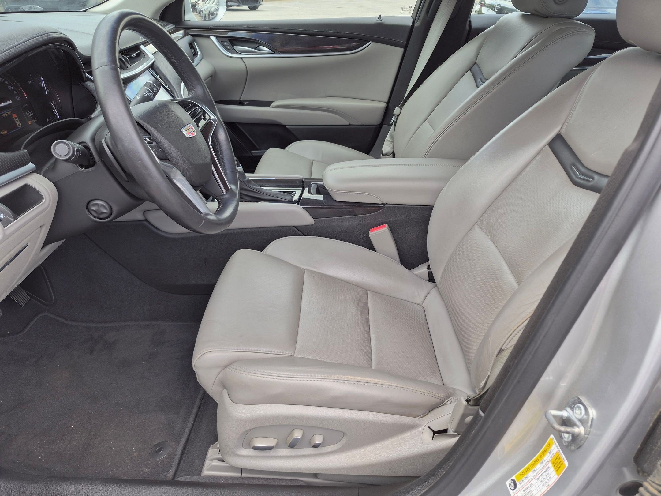 Used 2017 Cadillac XTS Luxury AWD/4WD image 16
