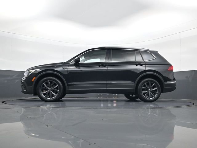 Used 2022 Volkswagen Tiguan SE AWD/4WD image 28