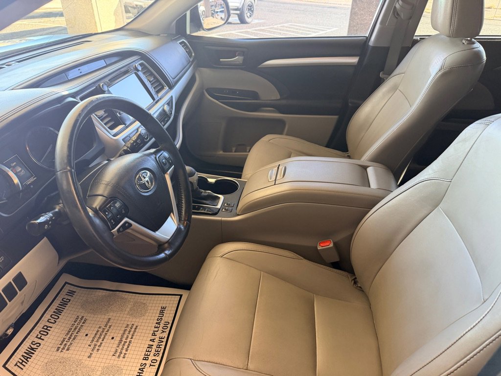 Used 2015 Toyota Highlander XLE image 6