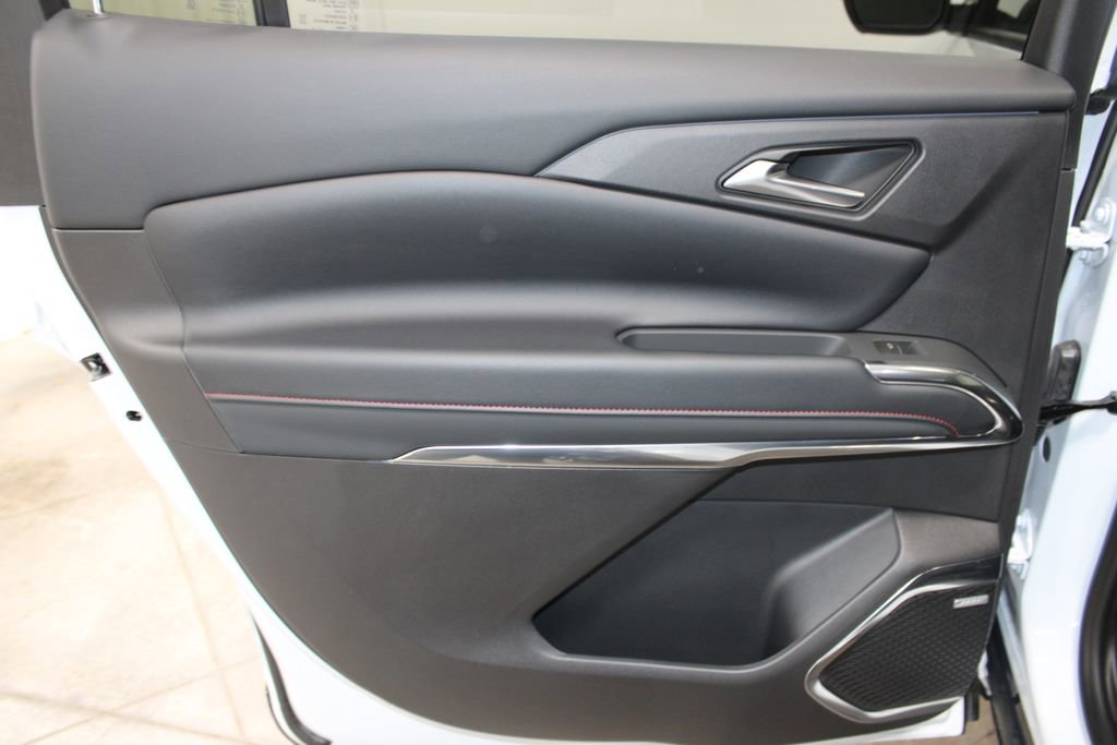 New 2026 Chevrolet Traverse RS w/ LPO, Floor Liner Package FWD image 22