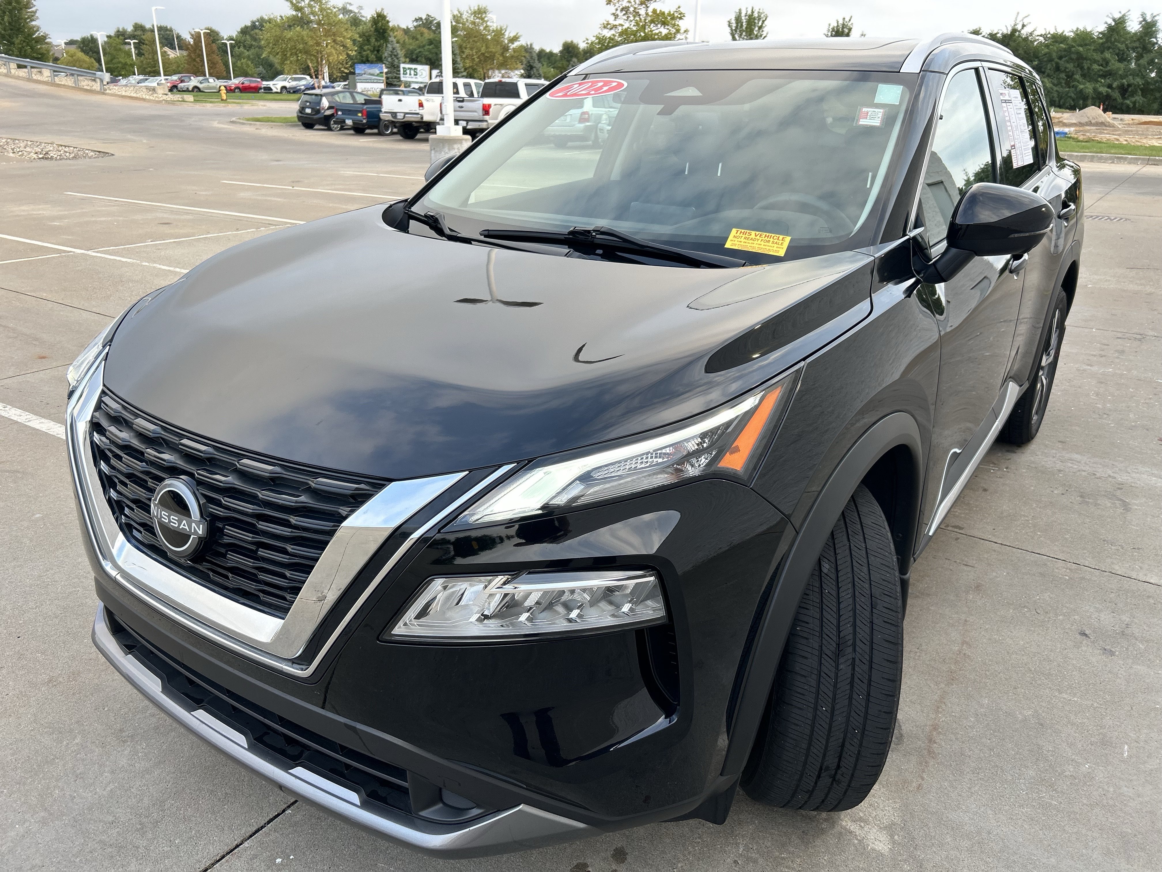Used 2023 Nissan Rogue SL AWD/4WD image 3