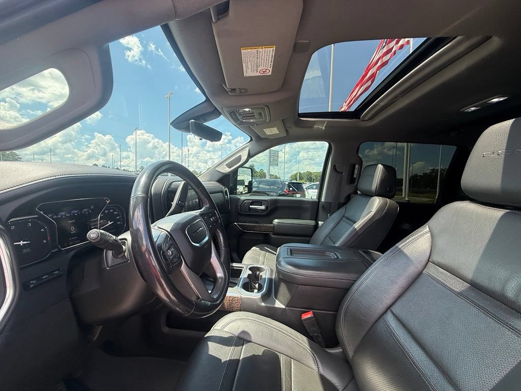Used 2021 GMC Sierra 2500 Denali w/ Denali Black Diamond Edition AWD/4WD image 18