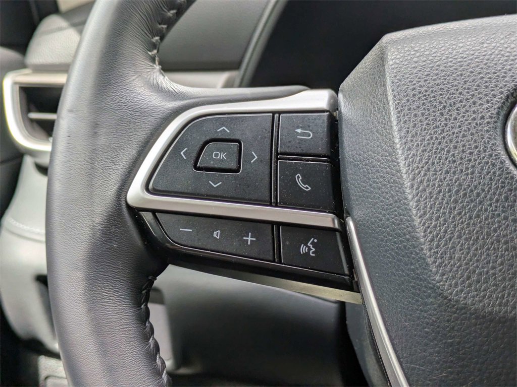 Used 2022 Toyota Highlander LE image 24