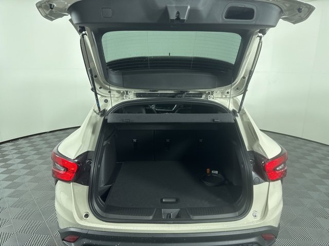 New 2026 Chevrolet Trax RS w/ Sunroof Package image 22