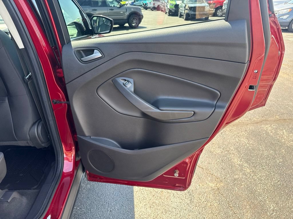 Used 2019 Ford Escape SE FWD image 39