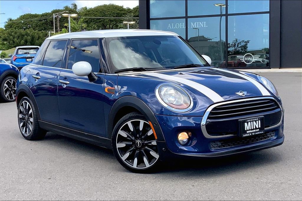 Used 2018 MINI Cooper 4-Door Hardtop image 1