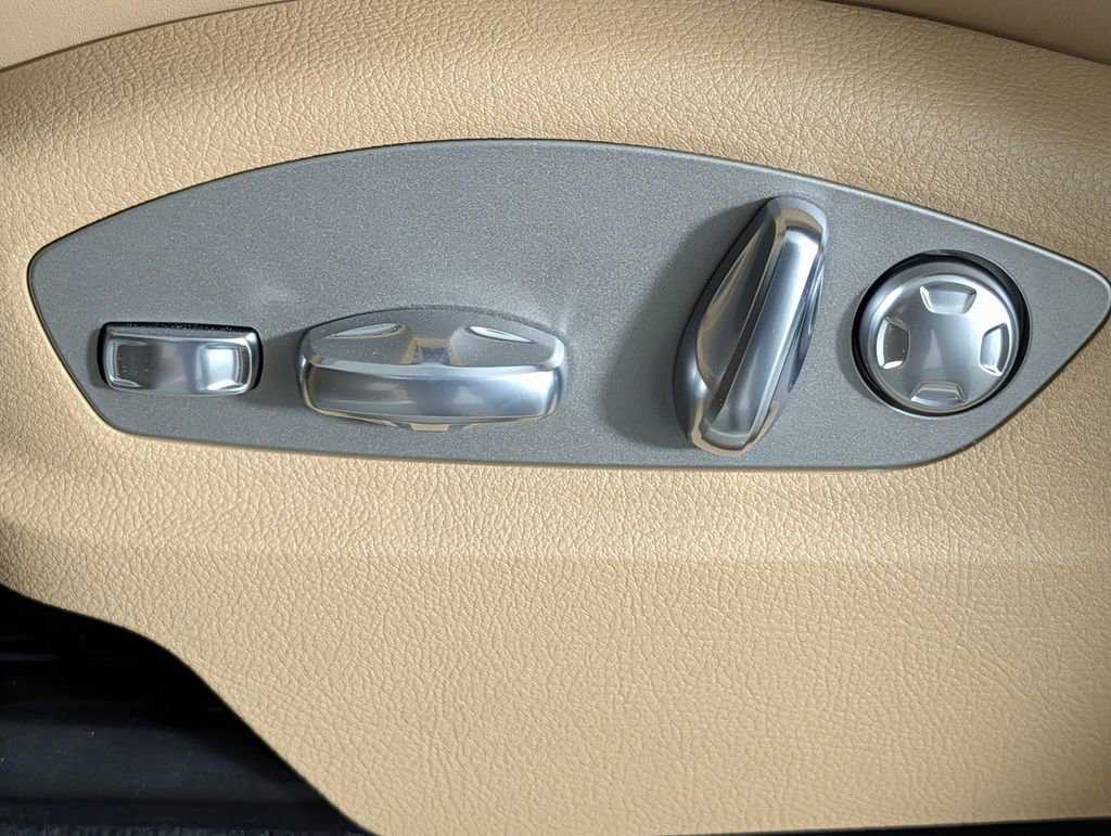 New 2026 Porsche Macan image 28