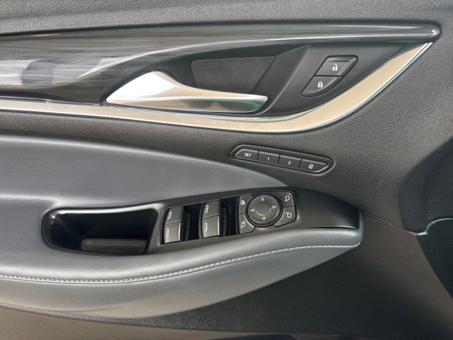 Used 2024 Buick Enclave Premium AWD/4WD image 11