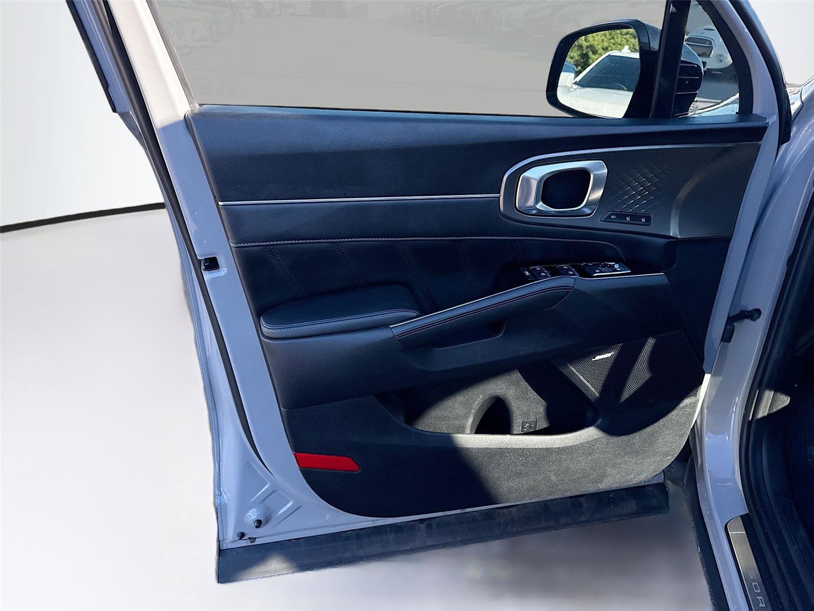 Used 2022 Kia Sorento SX image 18