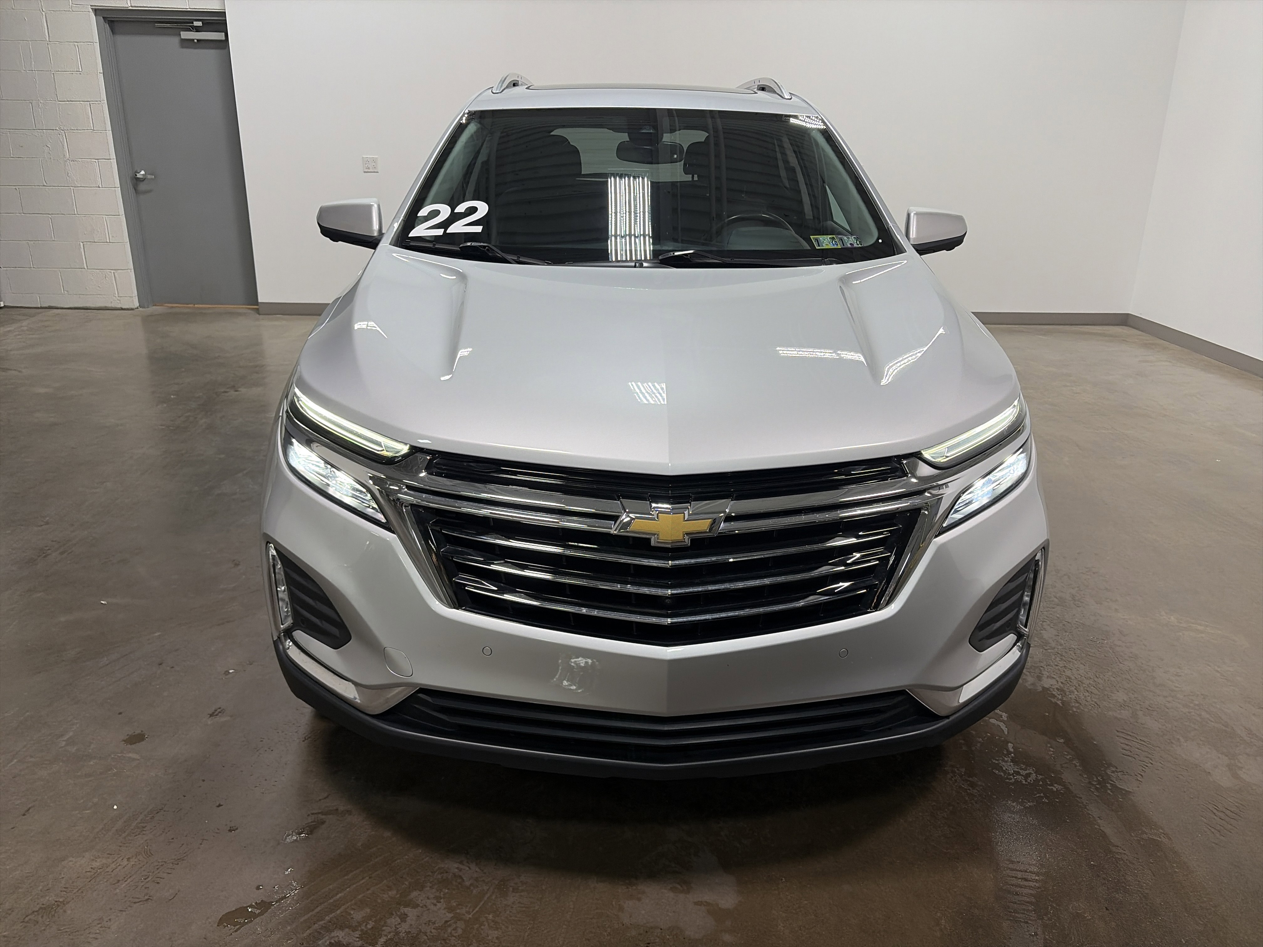Used 2022 Chevrolet Equinox Premier AWD/4WD image 8