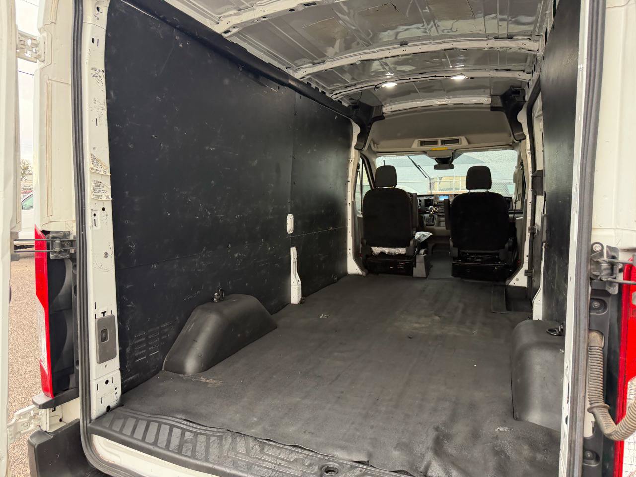 Used 2020 Ford Transit 250 Medium Roof AWD w/ Interior Upgrade Package image 25