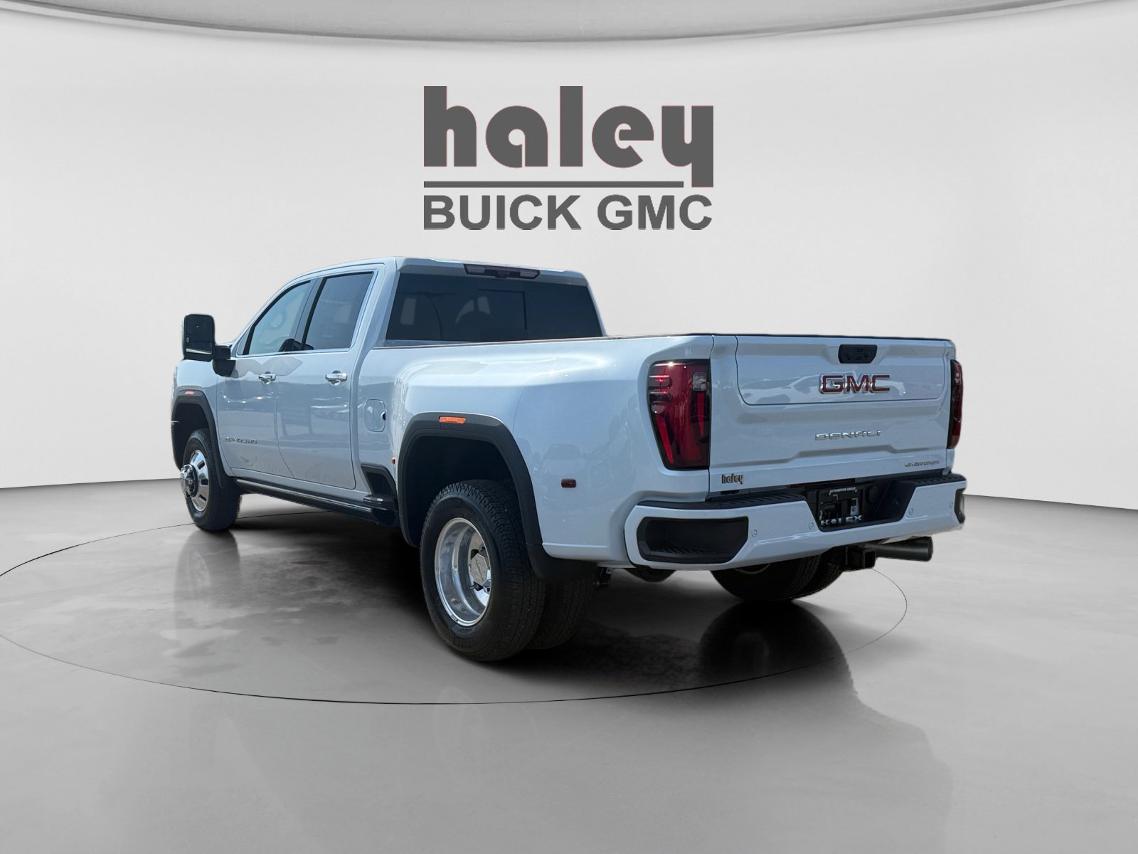 New 2026 GMC Sierra 3500 Denali w/ Technology Package image 3